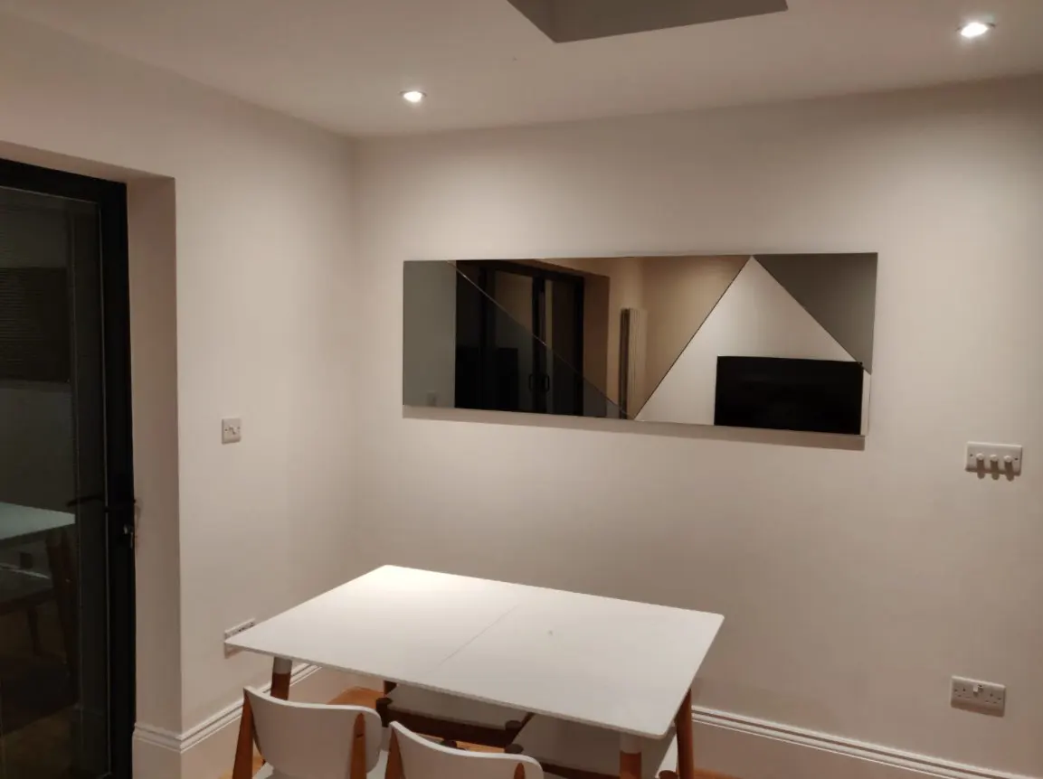 handyman based in London - Mirror Hanging